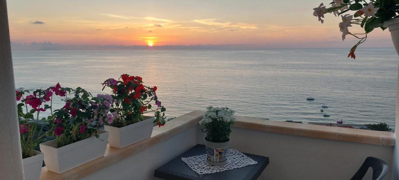La Finestra Sul Mare Apartment Tropea Exterior photo